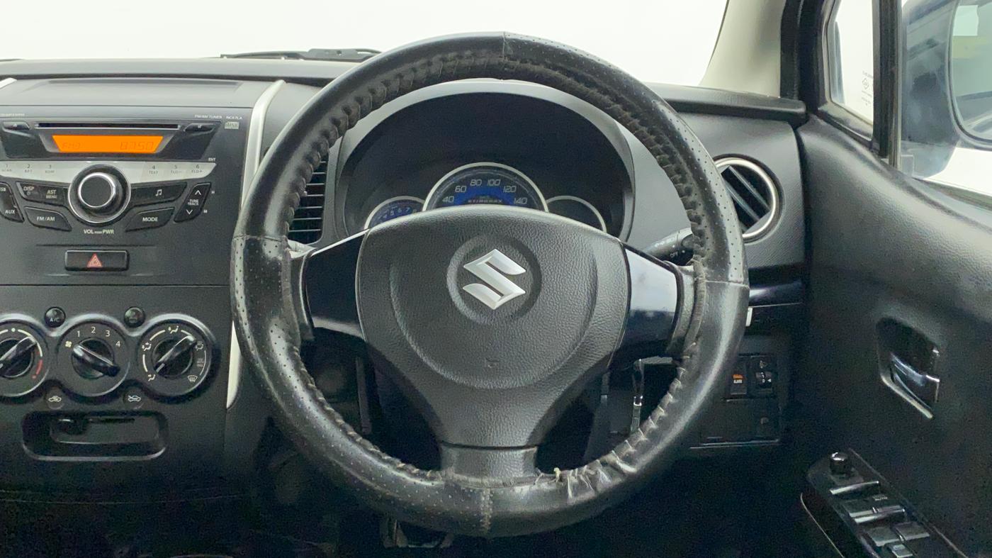 2015 Maruti Wagon R Stingray VXI, Petrol, Manual, 28,862 km, Steering Wheel Close Up