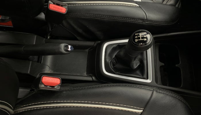 2024 Maruti Swift VXI, Petrol, Manual, 10,204 km, Gear Lever