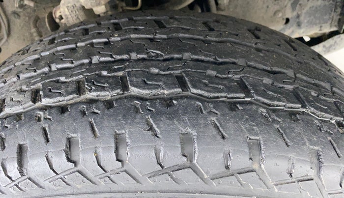 2018 Ford Endeavour 3.2l 4X4 AT Titanium, Diesel, Automatic, 35,286 km, Right Front Tyre Tread