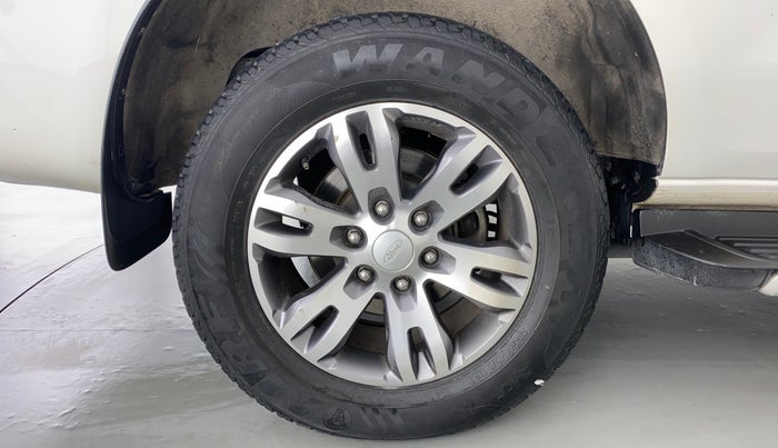 2018 Ford Endeavour 3.2l 4X4 AT Titanium, Diesel, Automatic, 35,286 km, Right Rear Wheel