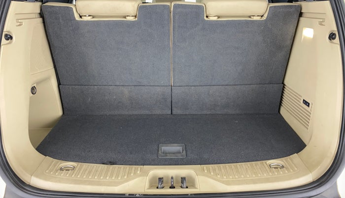 2018 Ford Endeavour 3.2l 4X4 AT Titanium, Diesel, Automatic, 35,286 km, Boot Inside