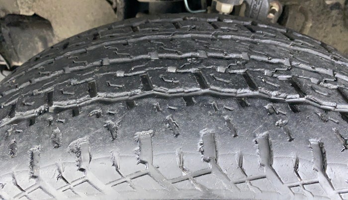 2018 Ford Endeavour 3.2l 4X4 AT Titanium, Diesel, Automatic, 35,286 km, Left Front Tyre Tread