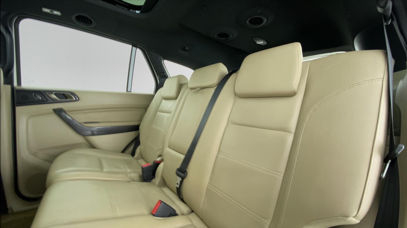 2018 Ford Endeavour 3.2l 4X4 AT Titanium, Diesel, Automatic, 35,286 km, Right Side Rear Door Cabin