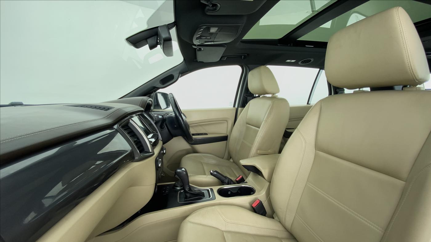 2018 Ford Endeavour 3.2l 4X4 AT Titanium, Diesel, Automatic, 35,286 km, Right Side Front Door Cabin