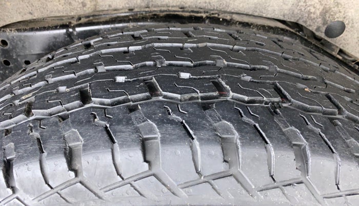 2018 Ford Endeavour 3.2l 4X4 AT Titanium, Diesel, Automatic, 35,286 km, Right Rear Tyre Tread