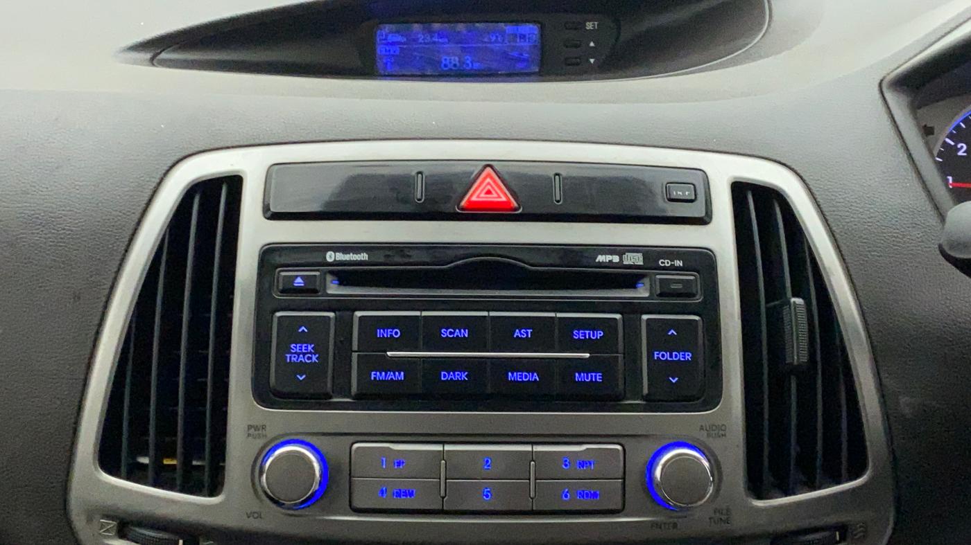 2012 Hyundai i20 SPORTZ 1.2, Petrol, Manual, 50,381 km, Infotainment System
