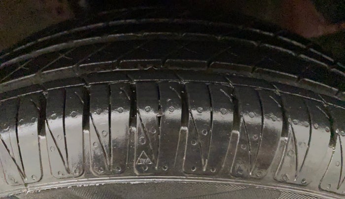 2012 Hyundai i20 SPORTZ 1.2, Petrol, Manual, 50,381 km, Left Front Tyre Tread