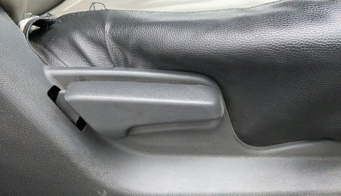 2014 Maruti Ritz VXI, Petrol, Manual, 68,467 km, Driver Side Adjustment Panel