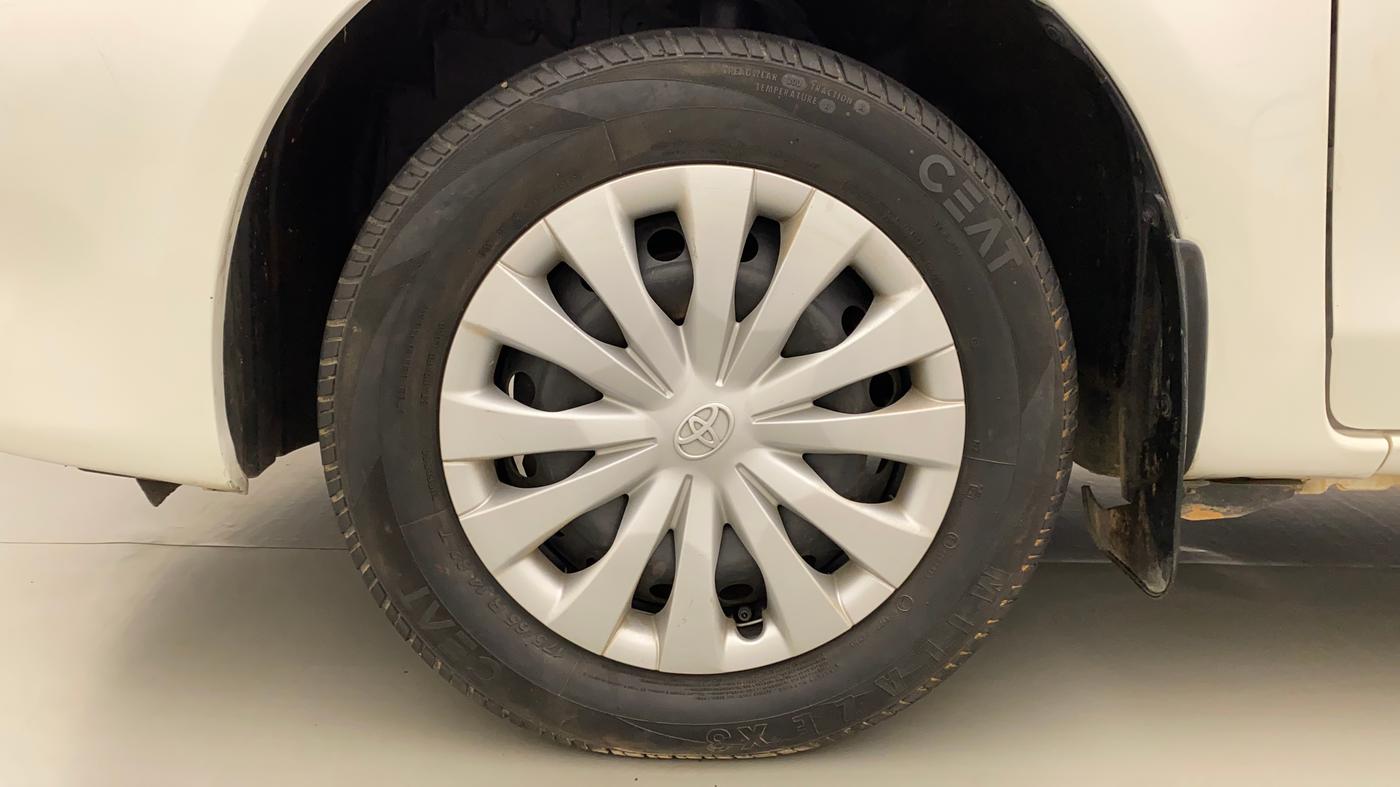 2013 Toyota Etios Liva GD, Diesel, Manual, 1,14,707 km, Left Front Wheel