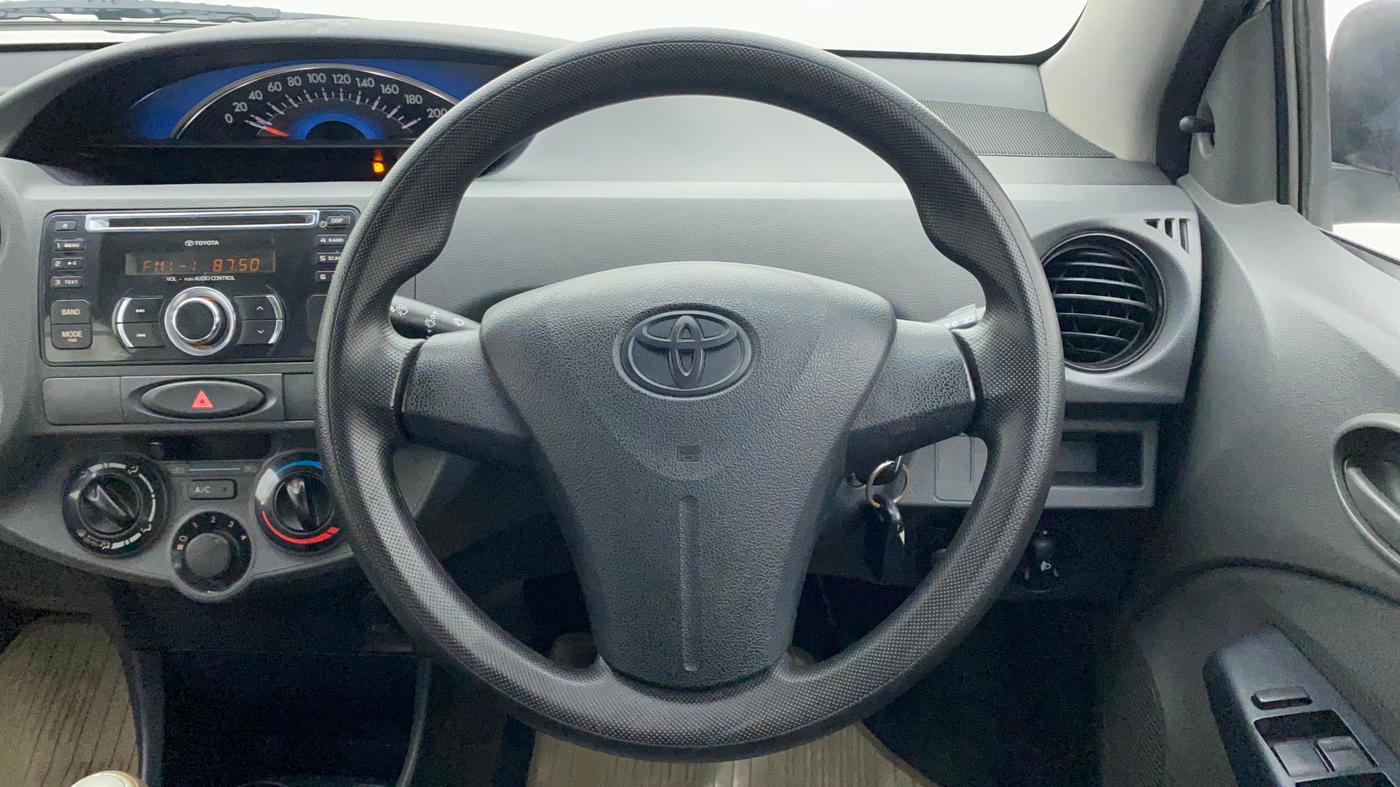 2013 Toyota Etios Liva GD, Diesel, Manual, 1,14,707 km, Steering Wheel Close Up