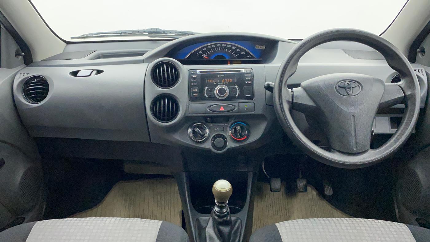 2013 Toyota Etios Liva GD, Diesel, Manual, 1,14,707 km, Dashboard
