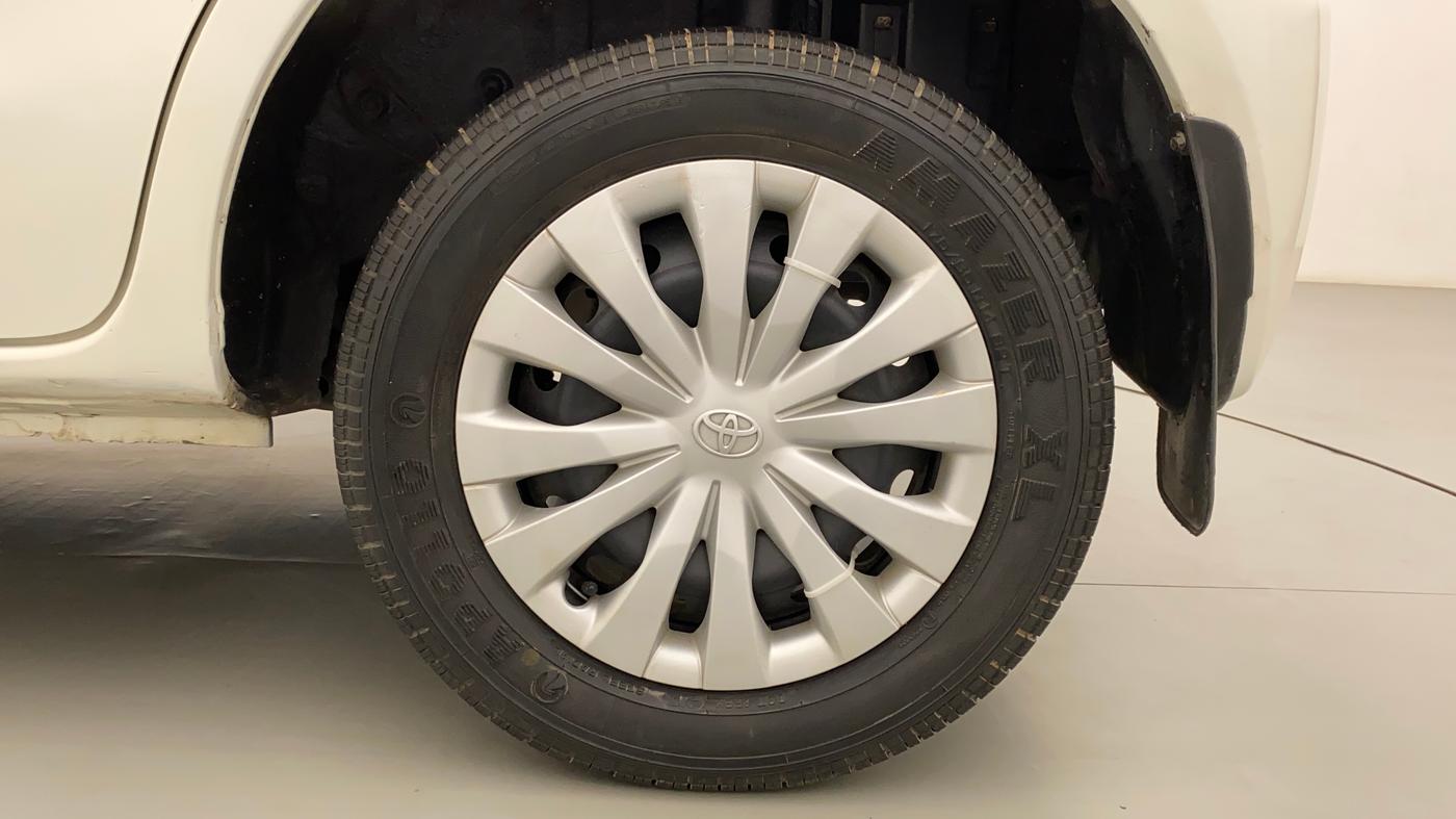 2013 Toyota Etios Liva GD, Diesel, Manual, 1,14,707 km, Left Rear Wheel