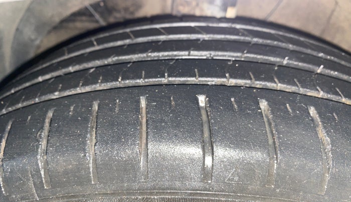 2021 Maruti Baleno ZETA CVT PETROL 1.2, Petrol, Automatic, 22,169 km, Left Front Tyre Tread