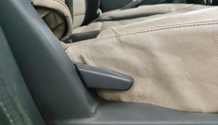 2014 Renault Duster 85 PS RXL DIESEL (OPT), Diesel, Manual, 77,496 km, Driver Side Adjustment Panel