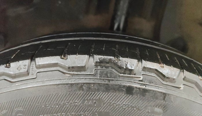 2014 Renault Duster 85 PS RXL DIESEL (OPT), Diesel, Manual, 77,496 km, Left Rear Tyre Tread