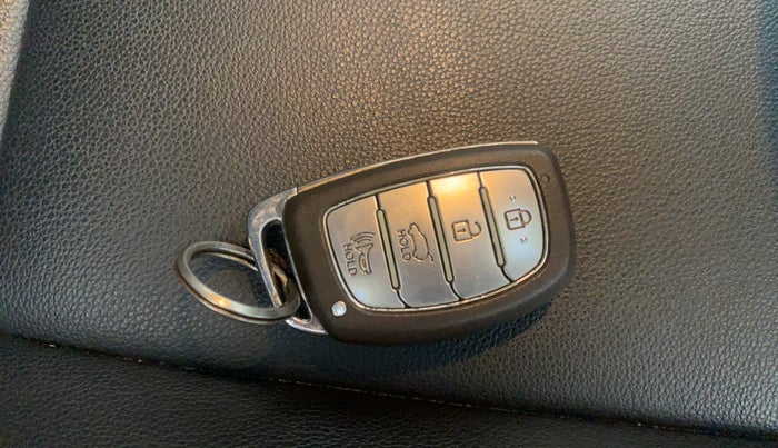 2021 Hyundai NEW I20 ASTA 1.0 GDI TURBO DCT, Petrol, Automatic, 21,968 km, Key Close Up