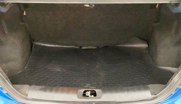 2013 Maruti Swift Dzire VXI, Petrol, Manual, 72,246 km, Boot Inside