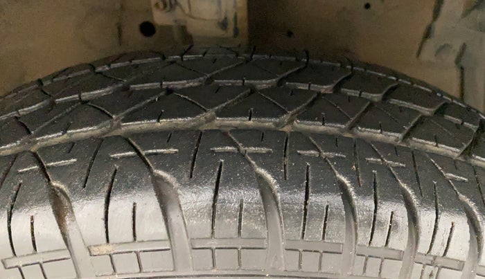 2013 Maruti Swift Dzire VXI, Petrol, Manual, 72,246 km, Right Front Tyre Tread