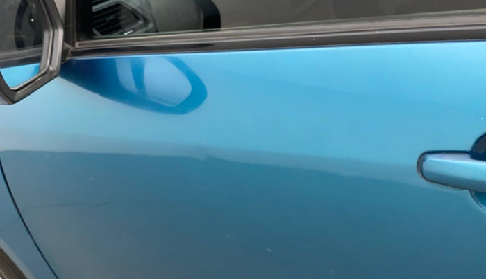 2013 Maruti Swift Dzire VXI, Petrol, Manual, 72,246 km, Front passenger door - Slightly dented