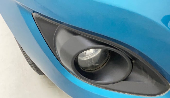 2013 Maruti Swift Dzire VXI, Petrol, Manual, 72,246 km, Right fog light - Minor damage