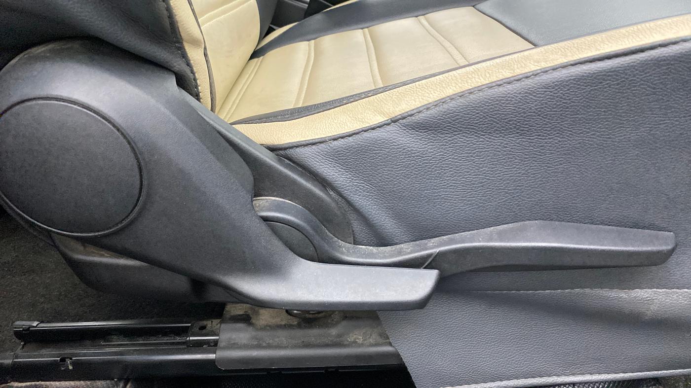 2019 Maruti Baleno ZETA PETROL 1.2, Petrol, Manual, 62,936 km, Driver Side Adjustment Panel