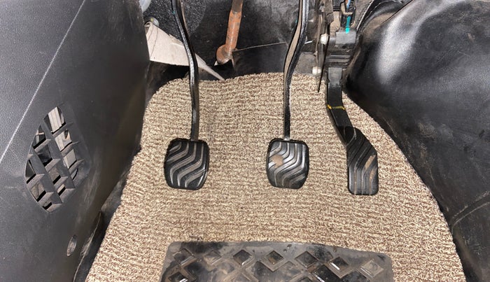 2022 Renault TRIBER RXZ, Petrol, Manual, 24,691 km, Pedals