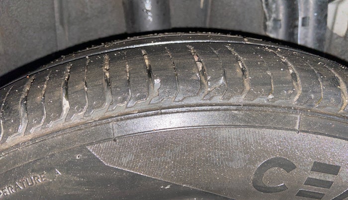 2022 Renault TRIBER RXZ, Petrol, Manual, 24,691 km, Right Rear Tyre Tread