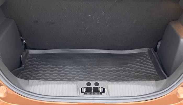 2019 Ford FREESTYLE TITANIUM 1.5 DIESEL, Diesel, Manual, 60,765 km, Boot Inside