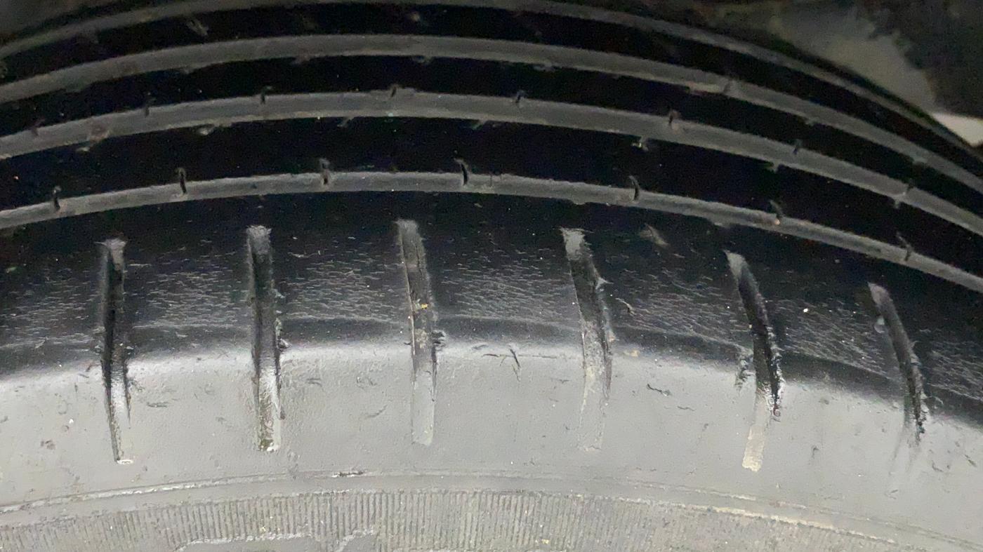 2017 Maruti Baleno ZETA PETROL 1.2, Petrol, Manual, 66,603 km, Right Rear Tyre Tread