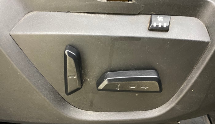 2022 Tata Harrier XZA PLUS 2.0L, Diesel, Automatic, 89,355 km, Driver Side Adjustment Panel