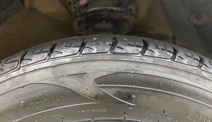 2016 Hyundai Grand i10 SPORTZ 1.2 KAPPA VTVT, Petrol, Manual, 65,267 km, Right Front Tyre Tread