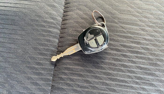 2017 Maruti Swift VXI, Petrol, Manual, 88,775 km, Key Close Up