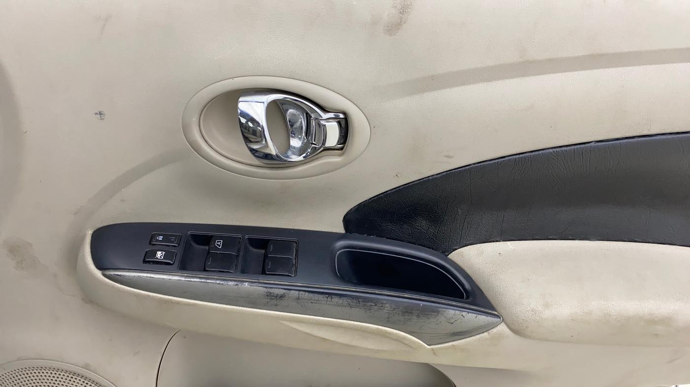 2014 Renault Scala RXL PETROL AT, Petrol, Automatic, 95,056 km, Driver Side Door Panels Control