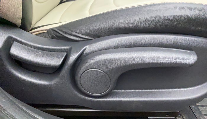 2016 Hyundai Elite i20 ASTA 1.2, Petrol, Manual, 17,389 km, Driver Side Adjustment Panel