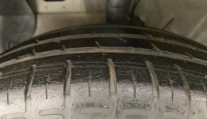 2020 Hyundai AURA S MT CNG, CNG, Manual, 48,736 km, Left Front Tyre Tread