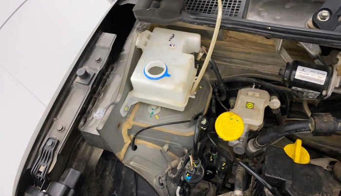 2020 Renault Kwid RXL, Petrol, Manual, 8,847 km, Front windshield - Wiper bottle cap missing