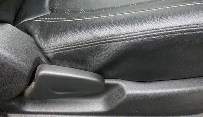 2020 Renault Kwid RXL, Petrol, Manual, 8,847 km, Driver Side Adjustment Panel