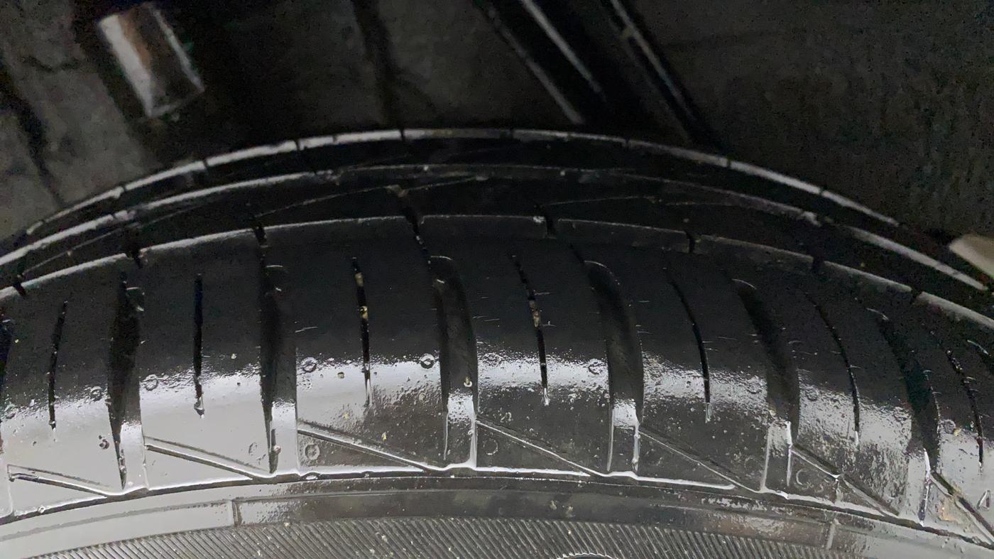 2020 Renault Kwid RXL, Petrol, Manual, 8,847 km, Right Rear Tyre Tread