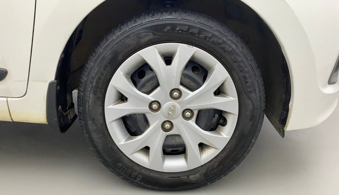 2016 Hyundai Grand i10 MAGNA 1.2 KAPPA VTVT, Petrol, Manual, 22,836 km, Right Front Wheel