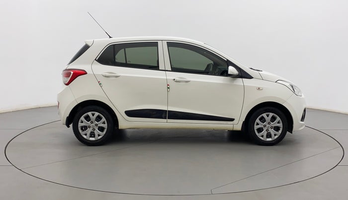2016 Hyundai Grand i10 MAGNA 1.2 KAPPA VTVT, Petrol, Manual, 22,836 km, Right Side View
