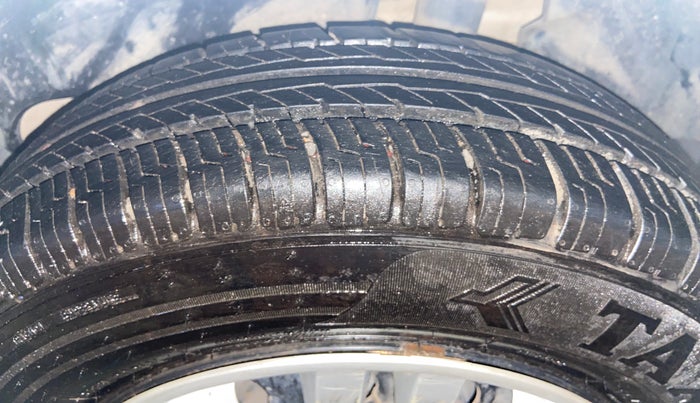 2019 Maruti Dzire VDI, Diesel, Manual, 79,636 km, Left Rear Tyre Tread
