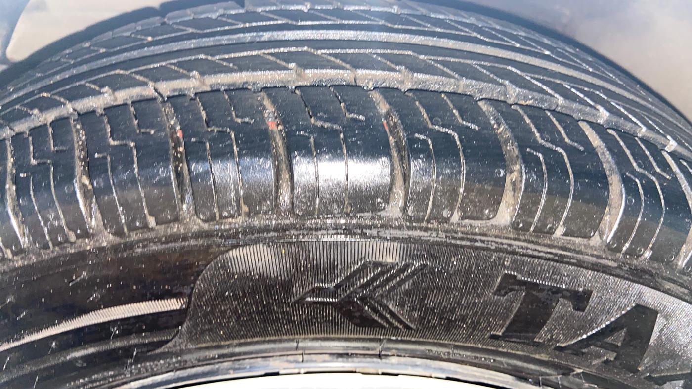 2019 Maruti Dzire VDI, Diesel, Manual, 79,636 km, Left Front Tyre Tread