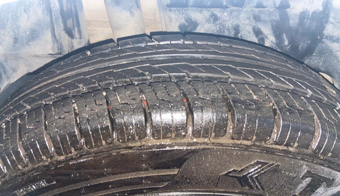 2019 Maruti Dzire VDI, Diesel, Manual, 79,636 km, Right Rear Tyre Tread