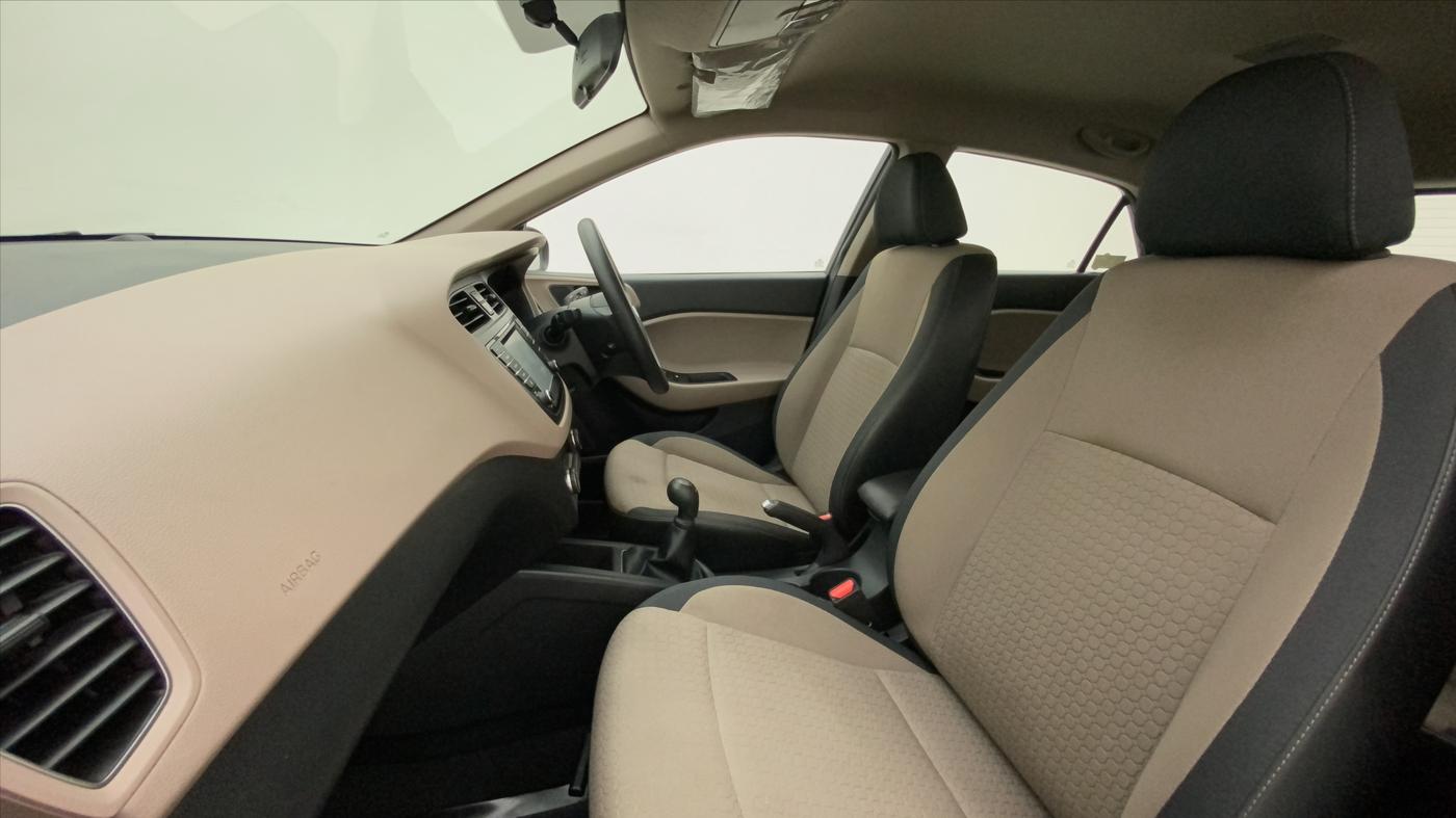 2017 Hyundai Elite i20 ASTA 1.2, Petrol, Manual, 14,694 km, Right Side Front Door Cabin