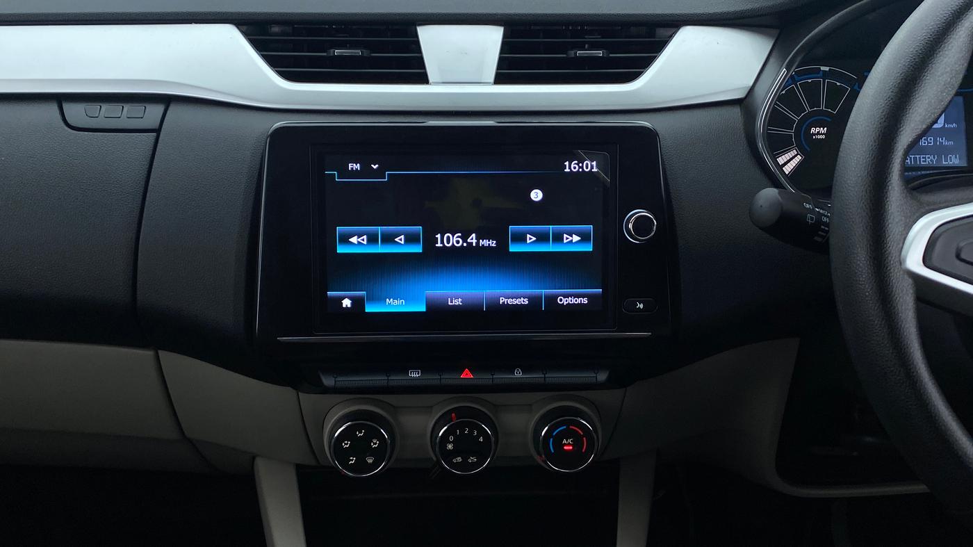 2020 Renault TRIBER 1.0 RXZ, Petrol, Manual, 16,914 km, Air Conditioner