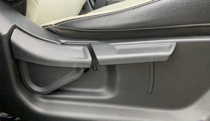 2021 KIA SONET HTX 1.0 IMT, Petrol, Manual, 20,671 km, Driver Side Adjustment Panel