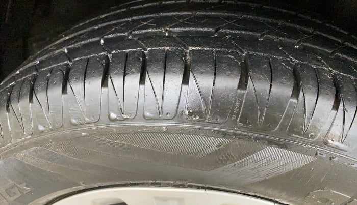 2021 KIA SONET HTX 1.0 IMT, Petrol, Manual, 20,671 km, Right Front Tyre Tread