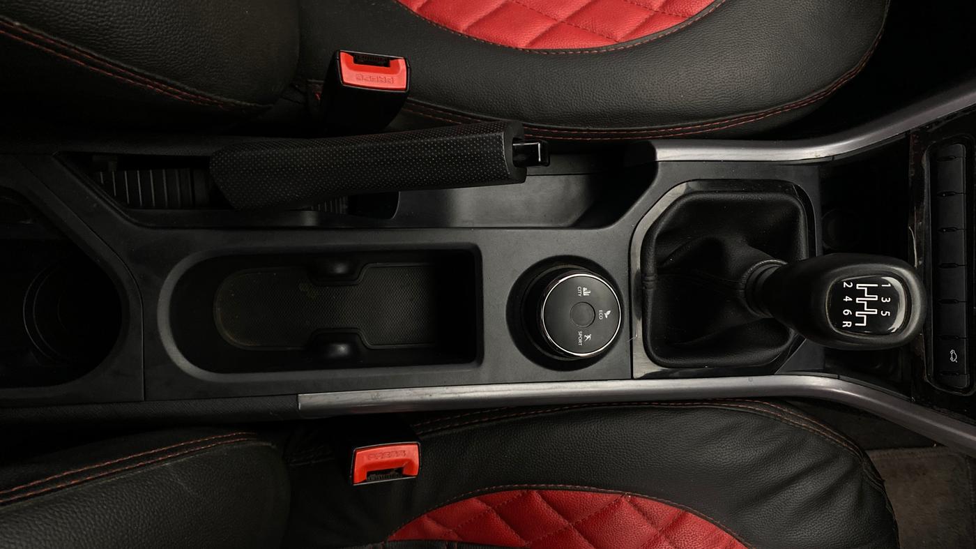 2023 Tata NEXON XE PETROL, Petrol, Manual, 26,542 km, Gear Lever