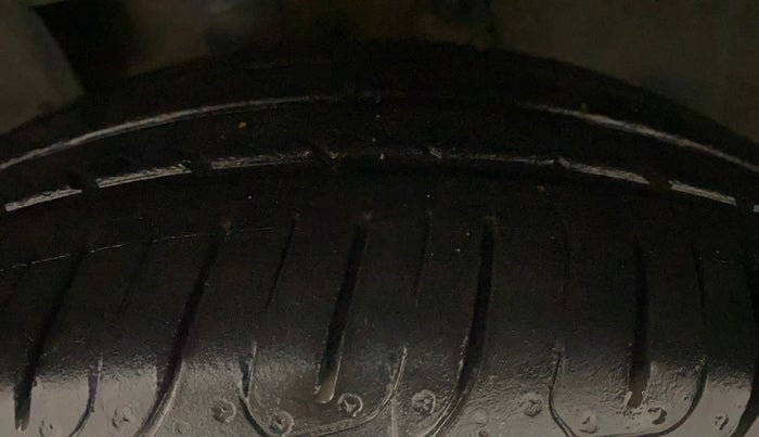 2013 Mahindra Verito 1.5 D6, Diesel, Manual, 95,734 km, Left Front Tyre Tread