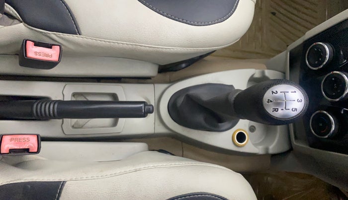 2013 Mahindra Verito 1.5 D6, Diesel, Manual, 95,734 km, Gear Lever